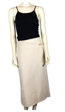 LA BOUTIQUE Wool Wrap cream Skirt with Horn button closing size 6